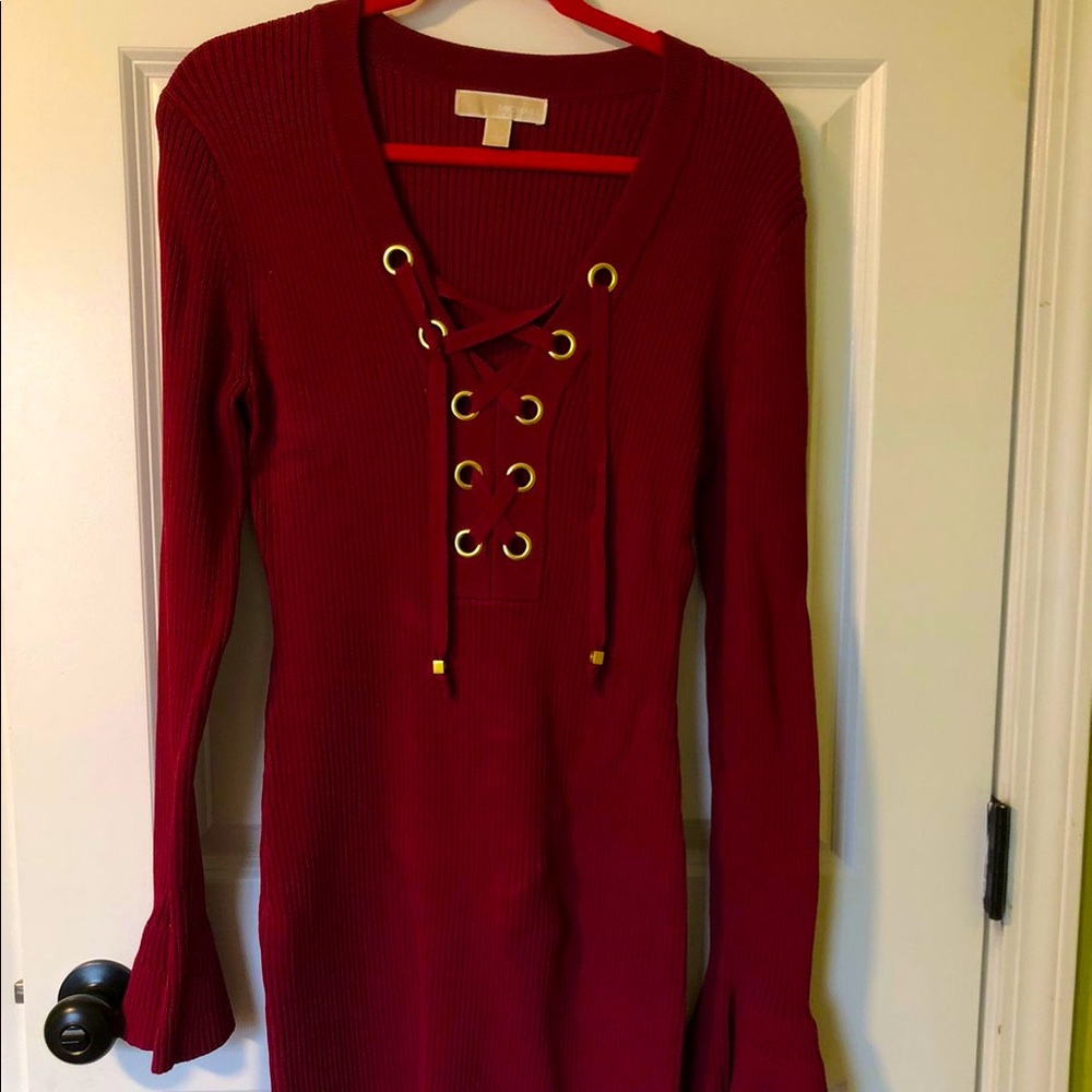 Mk sweater dress beautiful, chic, great for any occasion.